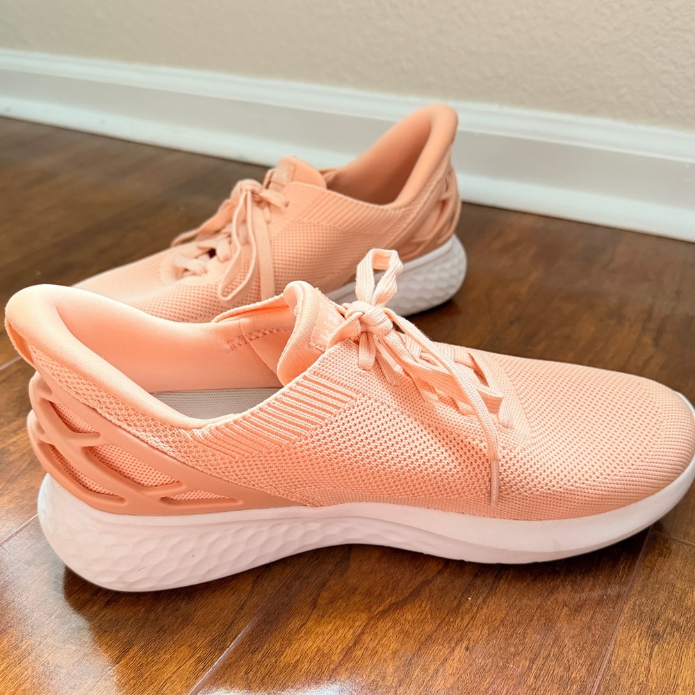 Kizik Athens Peaches N Cream Sneakers SZ 10.5